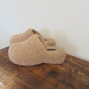 Simon Miller Sherpa Bubble Clog Vegan Shearling in Caramel US 7 EU 37